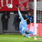 Rossi brilha nos pênaltis, Flamengo elimina Estudiantes e avança à semifinal da Libertadores