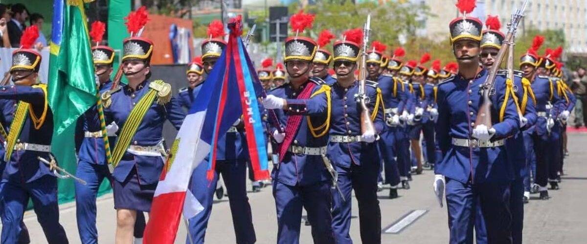 Ceará celebra os 203 anos da Independência com desfile cívico-militar em Fortaleza
