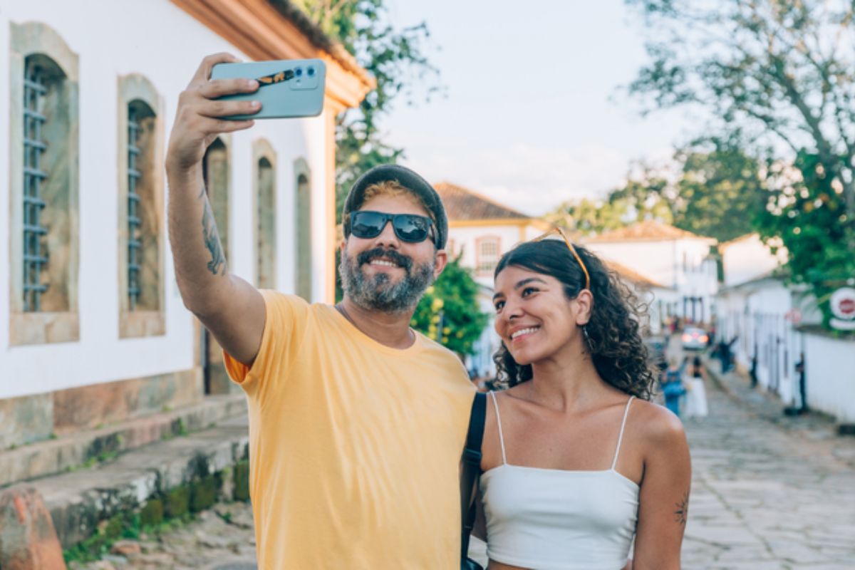 Turismo: Brasileiros buscam redes sociais para planejar viagens, aponta pesquisa do Ministério do Turismo