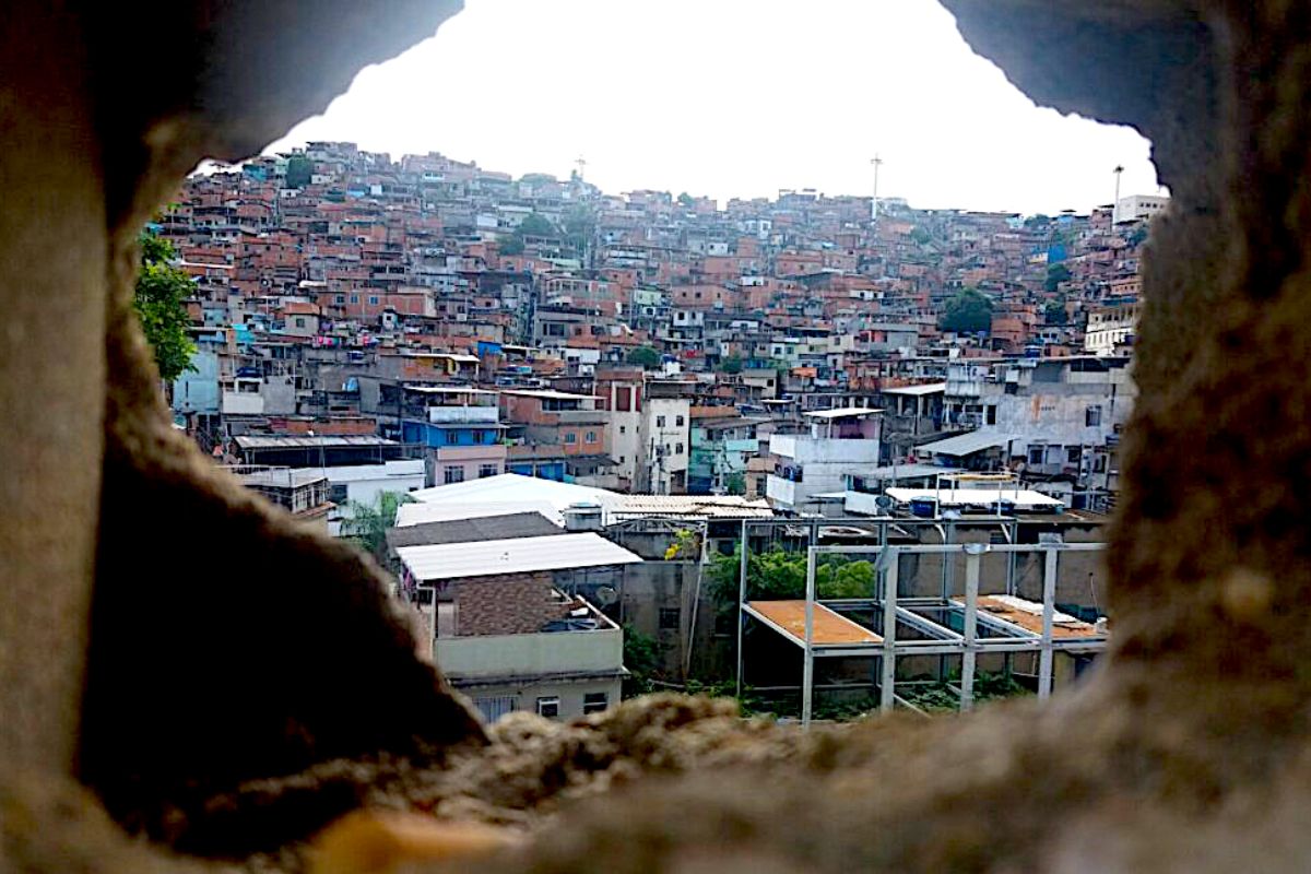 Eleições 2026: TRE-RJ vai transferir seções eleitorais de áreas controladas pelo crime organizado