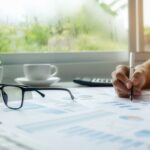 Finanças: Especialista da XP ensina como sair das dívidas e começar a construir patrimônio