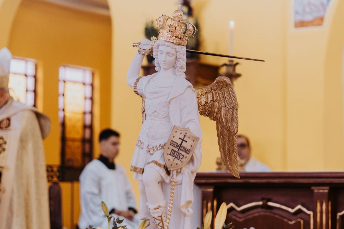 Peregrinação inédita com a imagem oficial de São Miguel percorre o Brasil e chega a Fortaleza