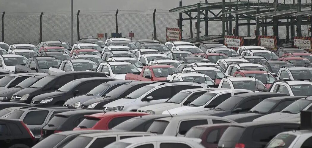 Economia: Emplacamento de veículos tem melhor resultado desde 2014 no Brasil