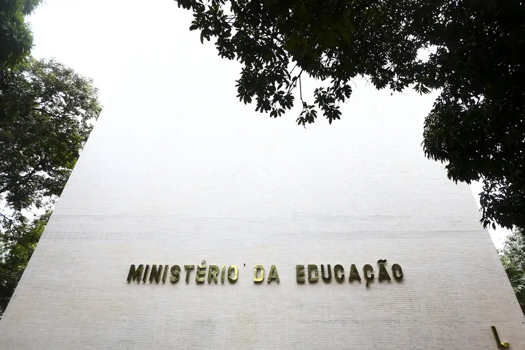 Educação: MEC divulga lista de cursos superiores semipresenciais autorizados em 2025