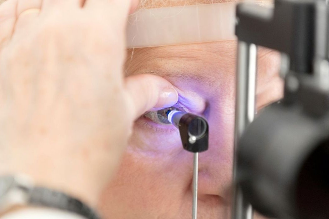 Saúde: Após mortes por metanol, associações de bebidas e oftalmologia fazem alerta à população