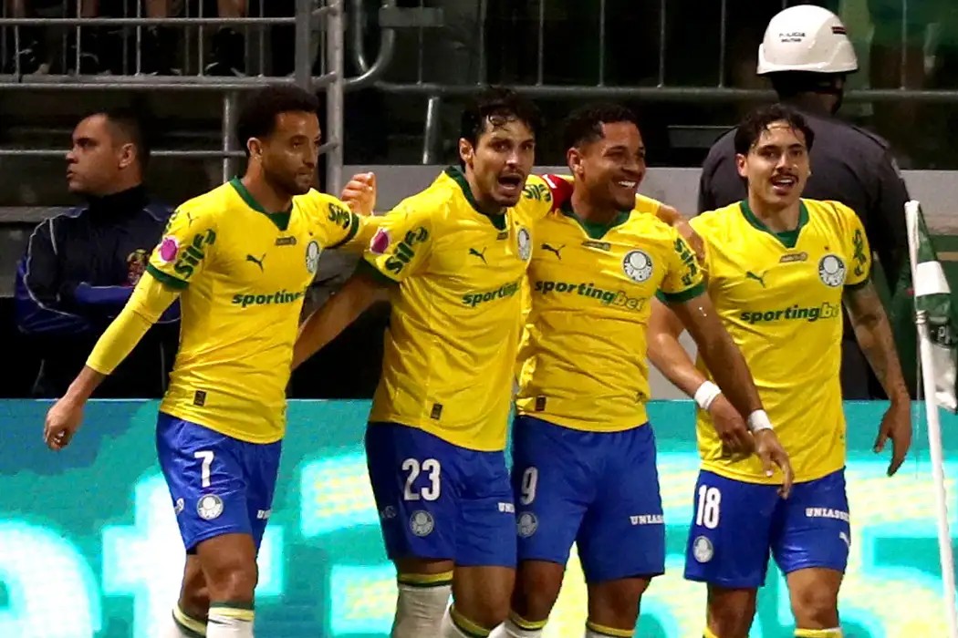 Futebol: Palmeiras goleia o Bragantino e mantém liderança isolada no Brasileirão