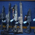 Guerra no Rio: Fuzis apreendidos em megaoperação no Rio ultrapassam R$ 5 milhões em valor estimado
