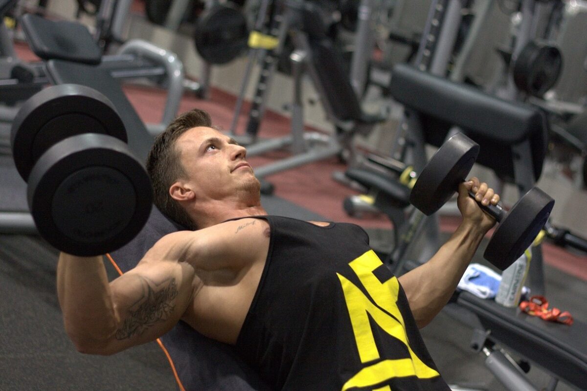 Mortes súbitas em academias crescem e preocupam especialistas: entenda as causas e como se prevenir