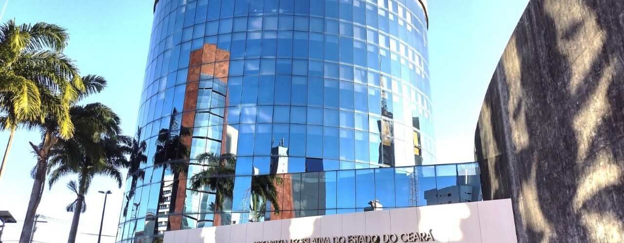 Filatelia: Correios lançam selo e carimbo comemorativos pelos 190 anos da Alece