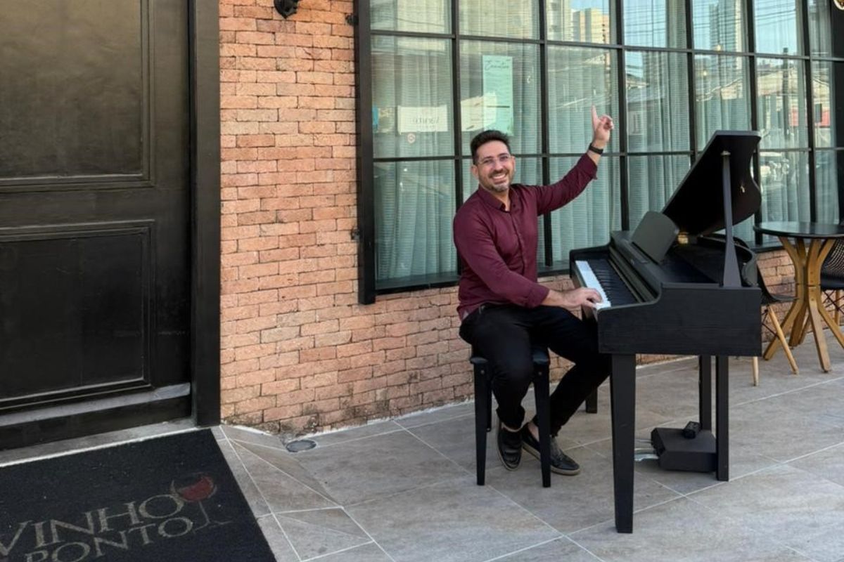 Música: Felipe Adjafre lança projeto “Piano na Calçada ao Pôr do Sol” em Fortaleza no dia 19 de outubro