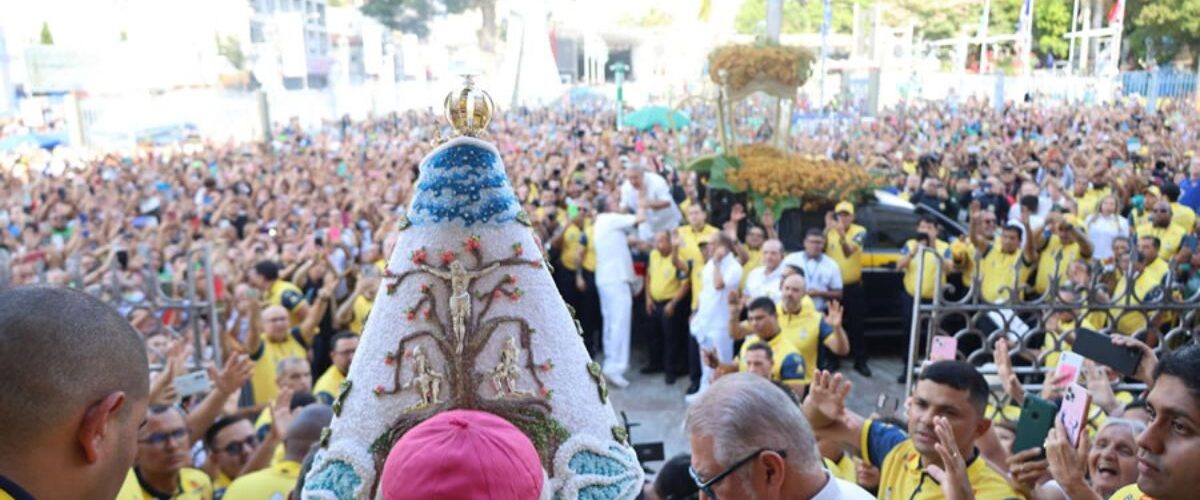 Tradição: Fé, cultura e economia se unem durante o Círio de Nazaré em Belém