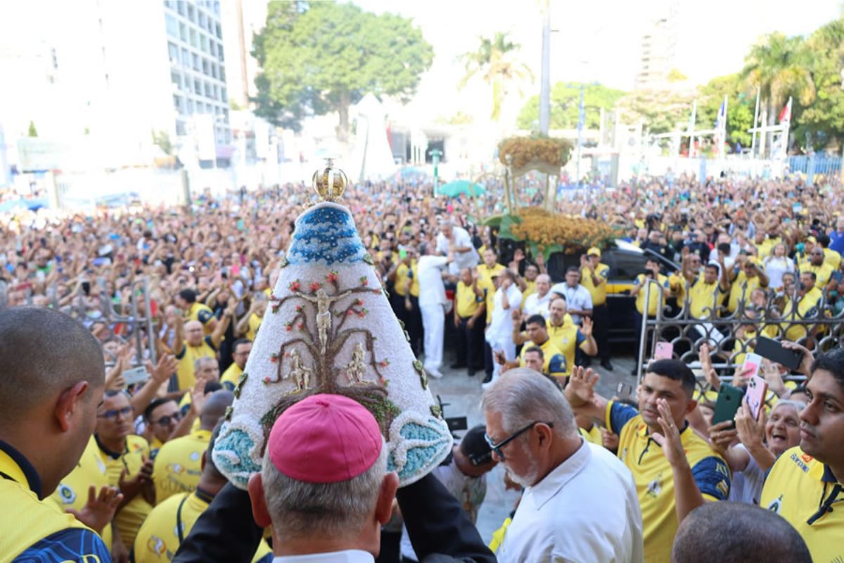 Tradição: Fé, cultura e economia se unem durante o Círio de Nazaré em Belém