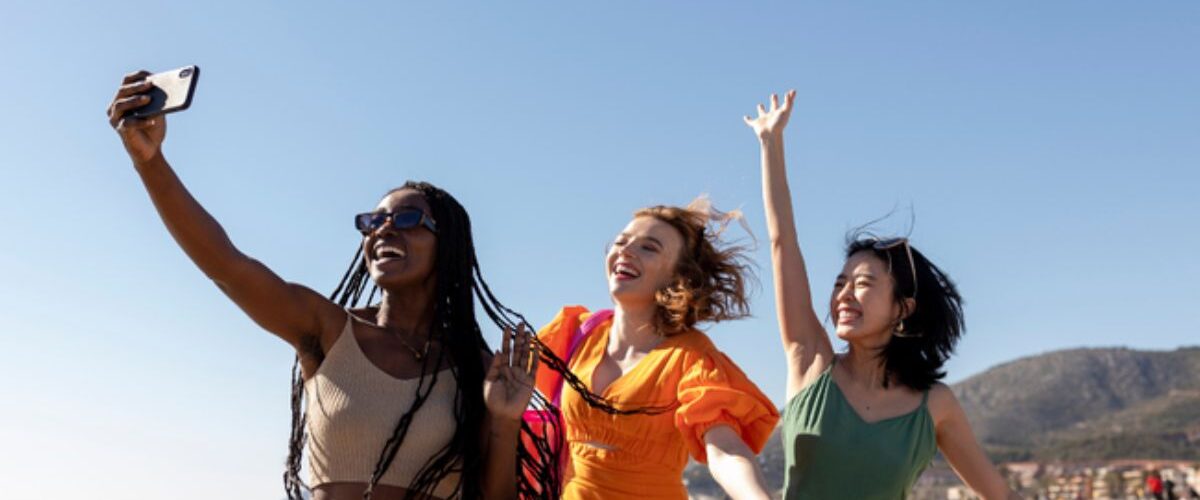 Turismo em alta: 94% dos estrangeiros aprovam experiência no Brasil, aponta pesquisa da Embratur