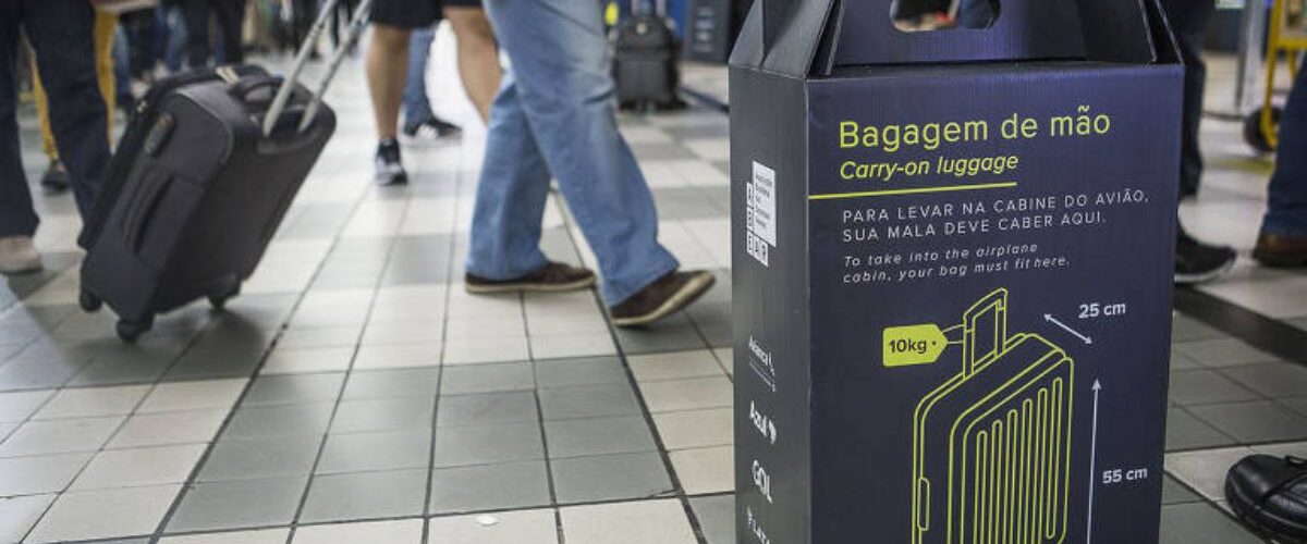 Política: Senado aprova projeto que proíbe cobrança por bagagem de mão em voos no Brasil
