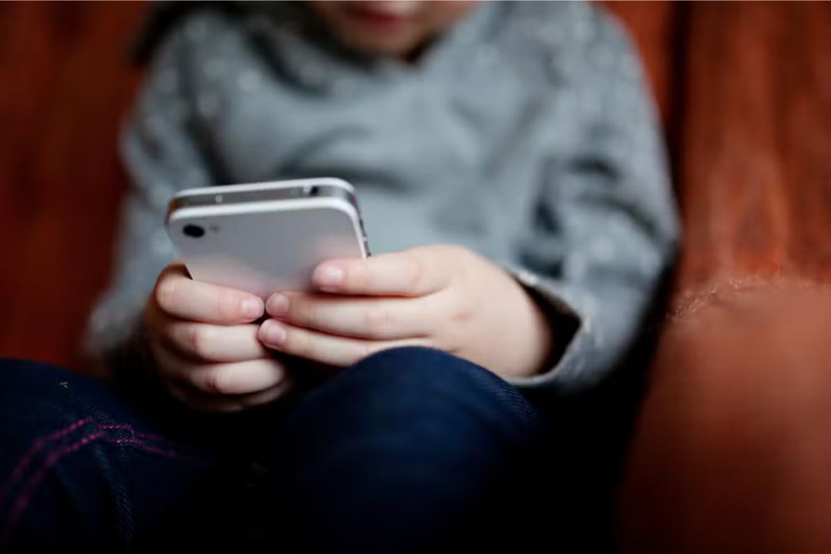 Proteção: Governo cria nova faixa etária indicativa de 6 anos e amplia classificação para aplicativos