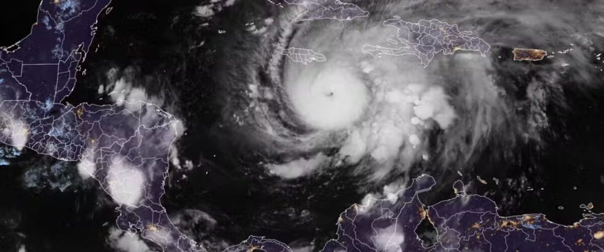 Fenômeno: Furacão Melissa chega à categoria 5 e ameaça Caribe com ventos de 260 km/h