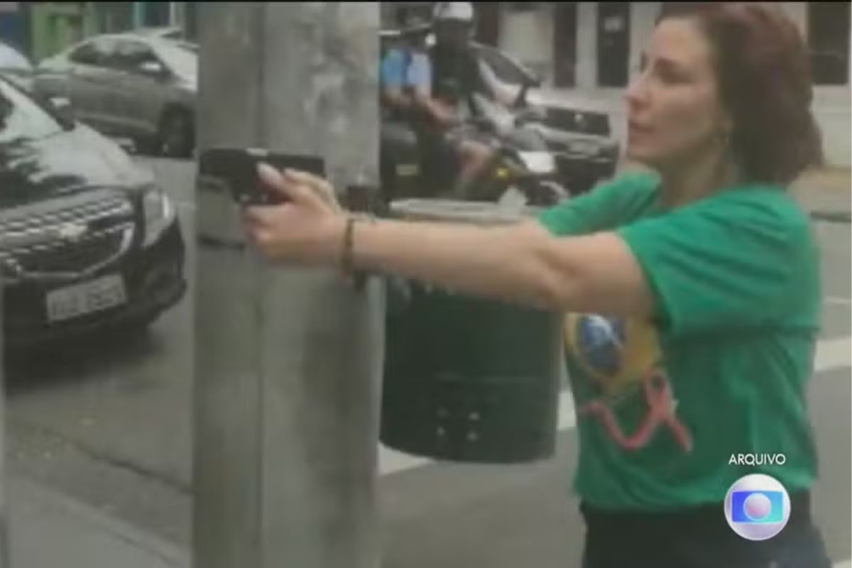 Justiça: STF torna definitiva a condenação de Carla Zambelli por perseguição armada em São Paulo