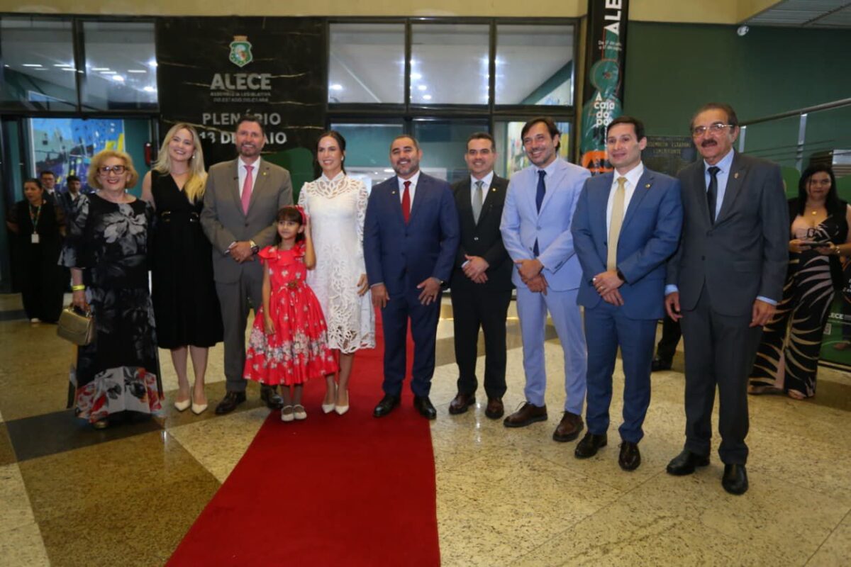 Homenagem: Lia de Freitas recebe Medalha Herbert de Souza da Assembleia Legislativa do Ceará