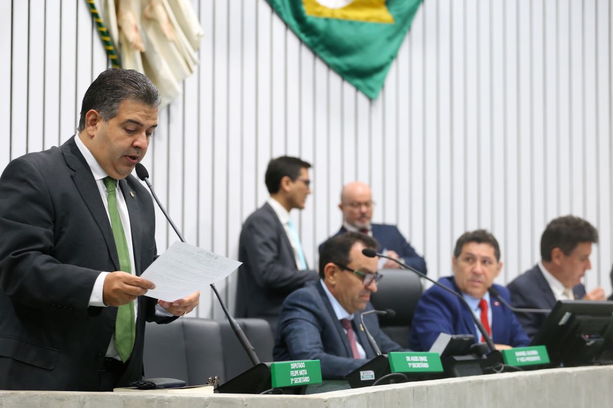 Política: Assembleia Legislativa aprova ampliação da CNH Popular para estudantes de graduação e ensino técnico