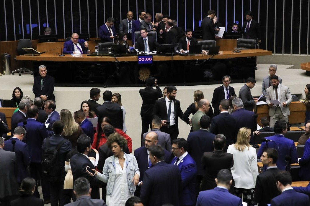 Política: Câmara aprova aumento de penas para crimes cometidos por organizações criminosas