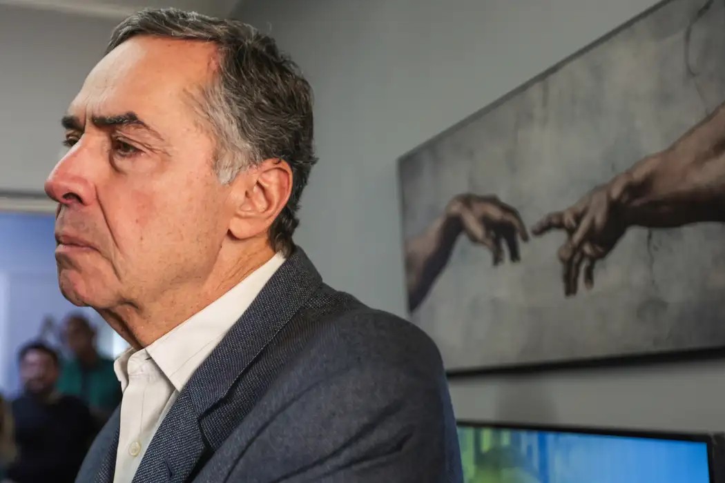 Justiça: Ministro Luís Roberto Barroso é internado em hospital de Brasília após passar mal