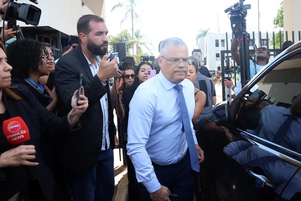 Direito: Defesa de Bolsonaro afirma que tornozeleira eletrônica foi usada para humilhar ex-presidente