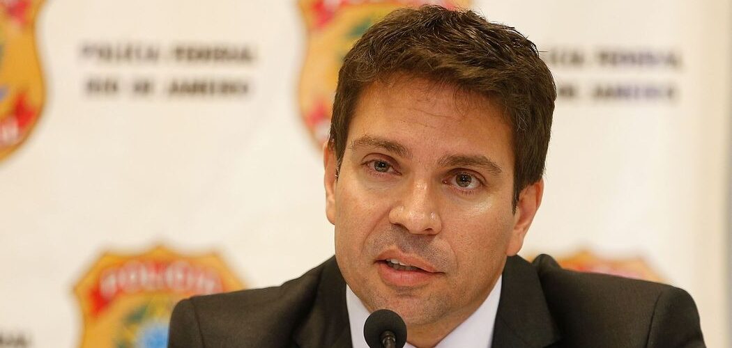Justiça: Moraes determina prisão de Alexandre Ramagem após indícios de fuga para os EUA