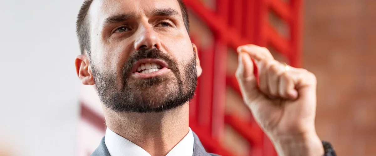 Política: Eduardo Bolsonaro é incluído em cadastro de devedores por faltas na Câmara dos Deputados