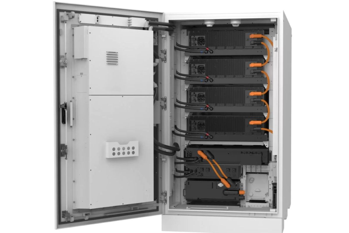 Negócios: Energia solar com armazenamento impulsiona transição energética no Ceará