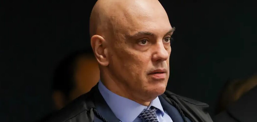 Justiça: Moraes cita possível tentativa de fuga ao determinar prisão preventiva de Bolsonaro
