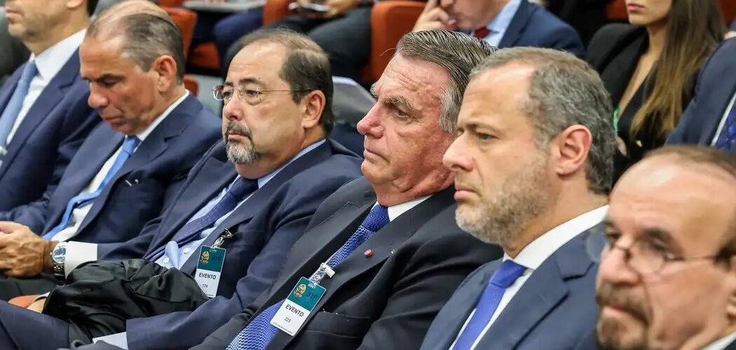 Direito: Defesas contestam execução imediata das penas de Bolsonaro e outros réus da trama golpista