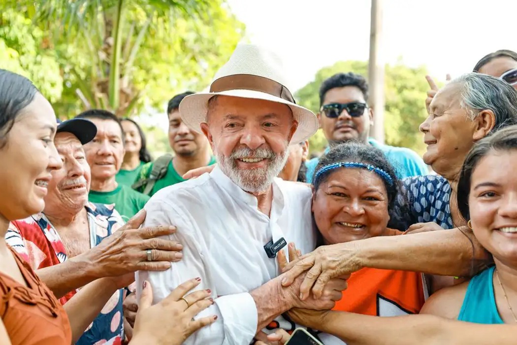 Economia: Lula celebra aprovação de isenção do Imposto de Renda para quem ganha até R$ 5 mil