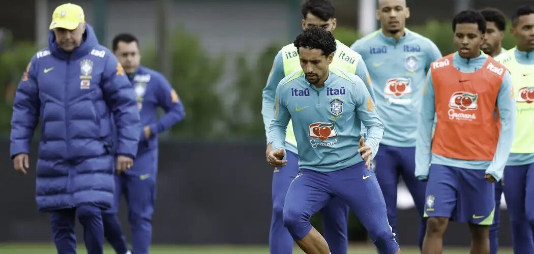 Futebol: Seleção Brasileira treina com elenco completo em Londres sob o comando de Ancelotti