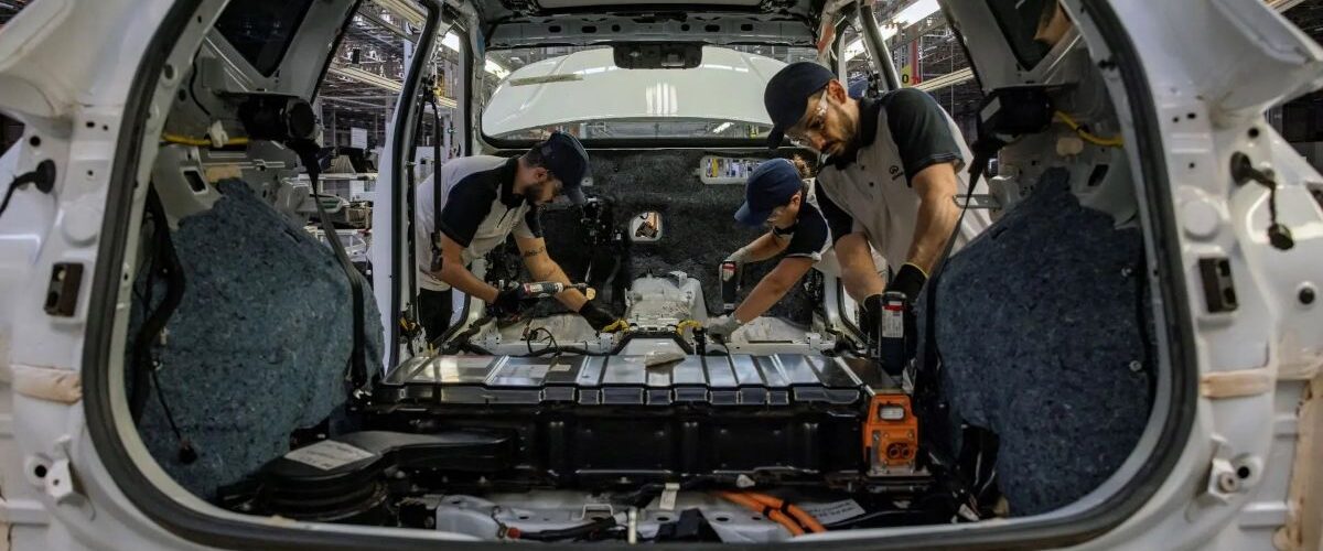 Economia: Produção industrial do Brasil recua 0,4% em setembro, aponta IBGE