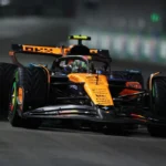 Fórmula 1: Lando Norris conquista a pole position no GP de Las Vegas sob forte chuva; brasileiro Gabriel Bortoleto larga em 18º