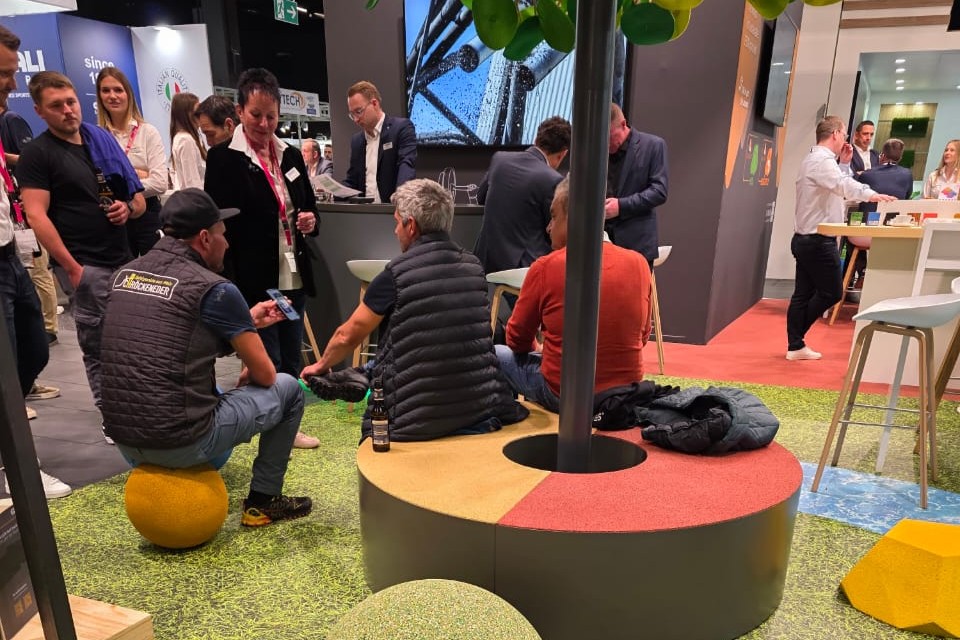 Empresas cearenses brilham na Alemanha: Mendonça Borrachas prestigia a Resibras na FSB Cologne 2025