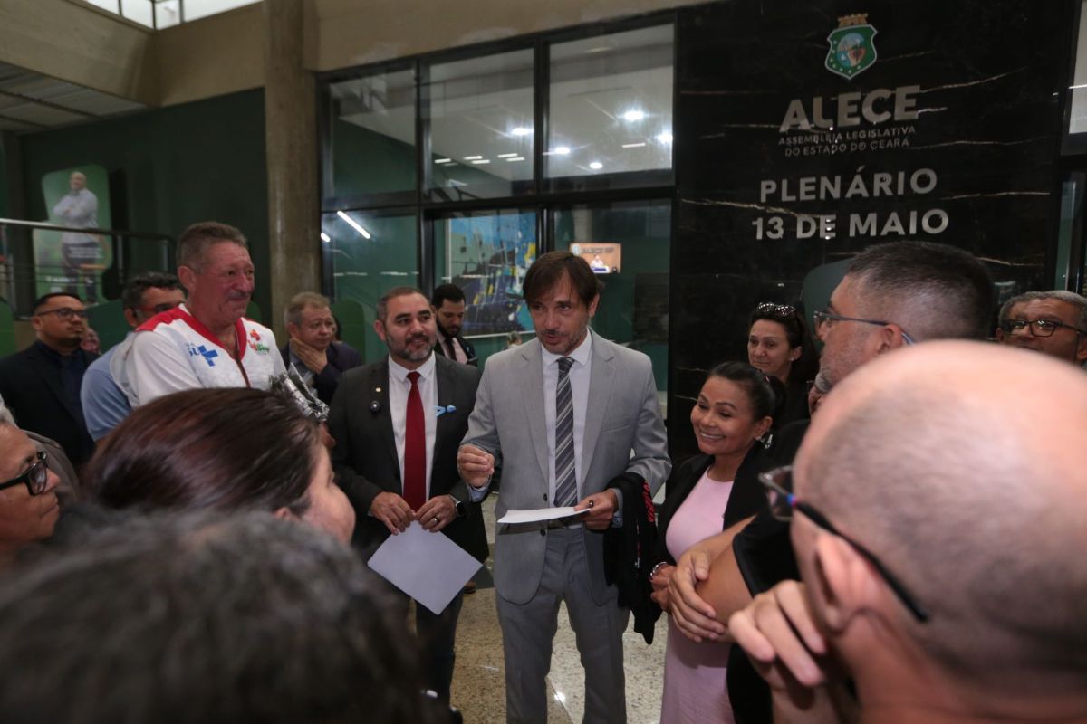 Política: Deputados estaduais recebem servidores da saúde que pedem ascensão profissional e reposição salarial