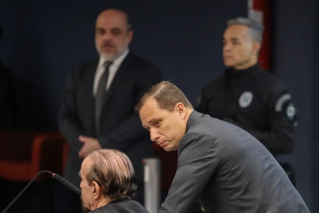 Justiça: Mauro Cid retira tornozeleira eletrônica após audiência no STF e cumpre pena em regime aberto