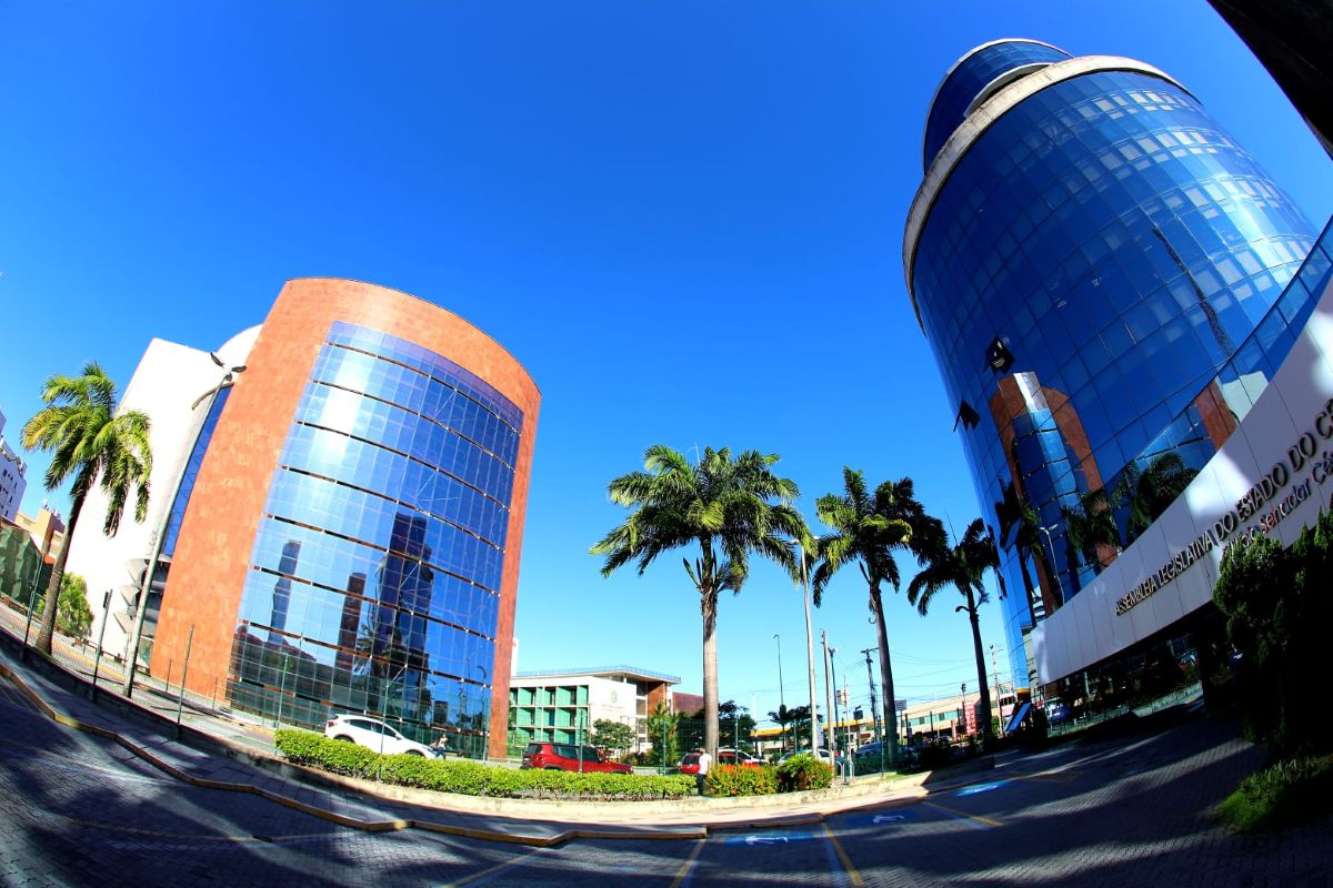 Política: Alece cria comissão para organizar concurso público previsto para 2026