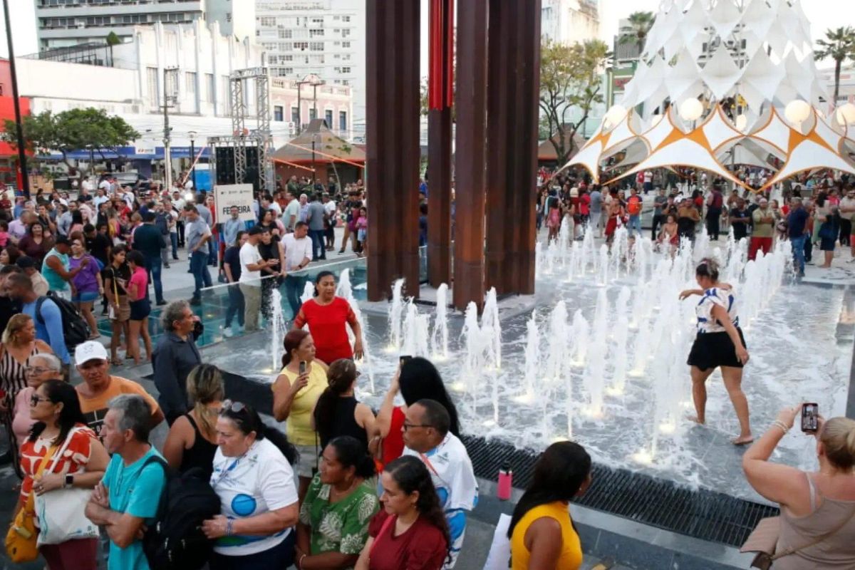 Resgate: Nova Praça do Ferreira é inaugurada em Fortaleza e marca início do projeto de revitalização do Centro
