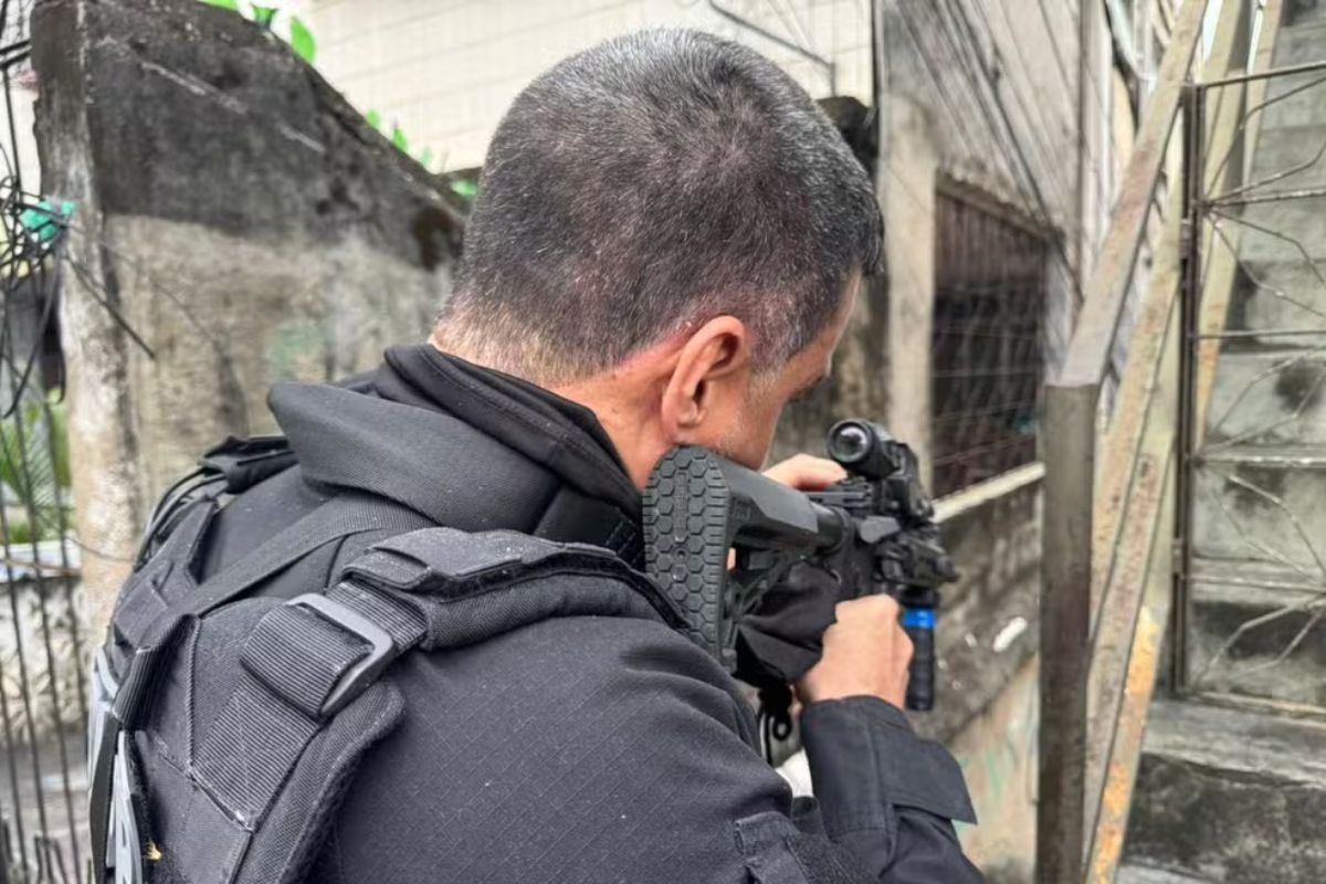 Segurança: Operação Freedom prende mais de 30 suspeitos do Comando Vermelho na Bahia e no Ceará