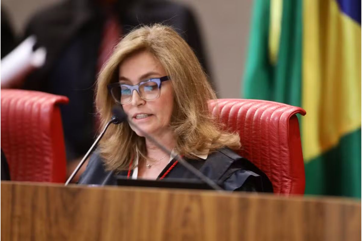 Justiça: Relatora do TSE vota pela cassação e inelegibilidade de Cláudio Castro, mas julgamento é adiado