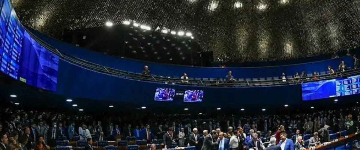Política: Senado aprova projeto que proíbe descontos de sindicatos em aposentadorias do INSS