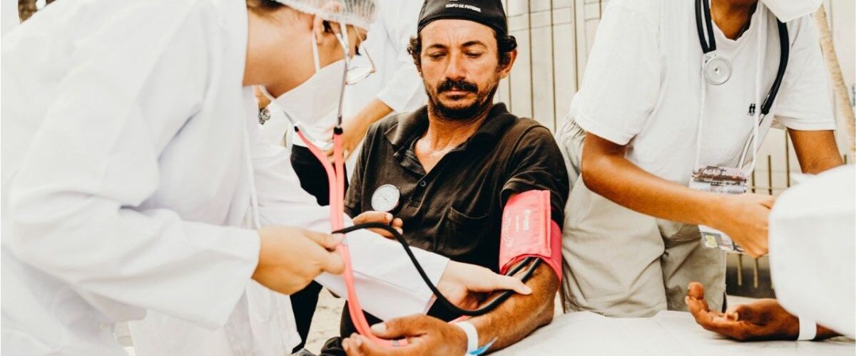 Solidariedade: Shalom realiza Semana do Dia Mundial dos Pobres com atendimentos, serviços de beleza e ação itinerante nas ruas de Fortaleza e Aquiraz