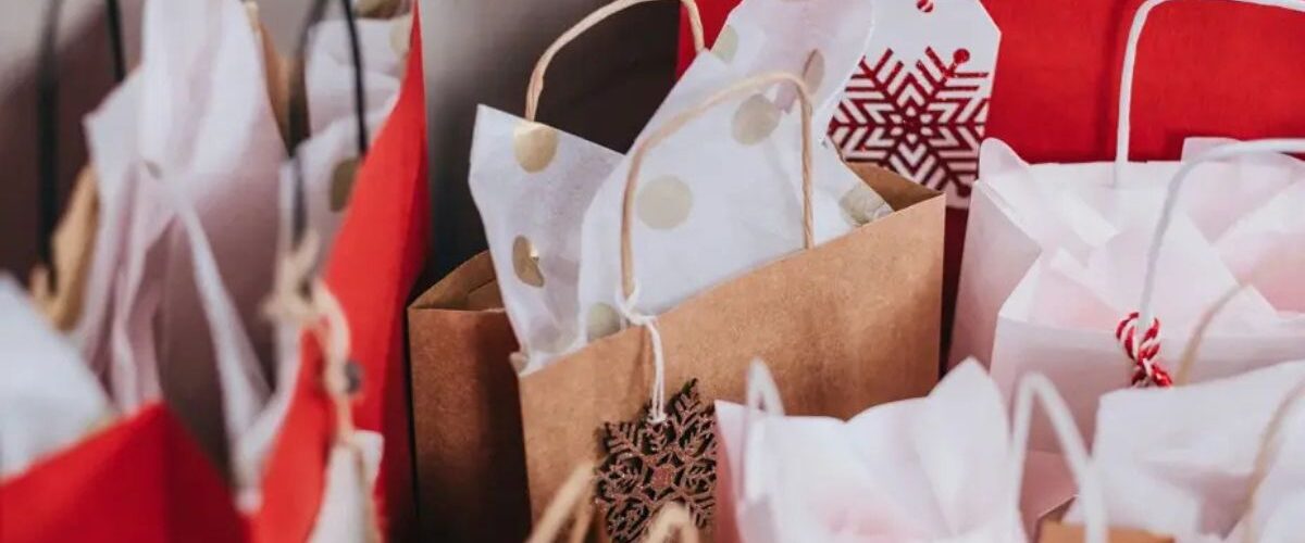 Economia: Varejo entra no período mais aquecido do ano, mas inadimplência e juros ameaçam desempenho na Black Friday e no Natal