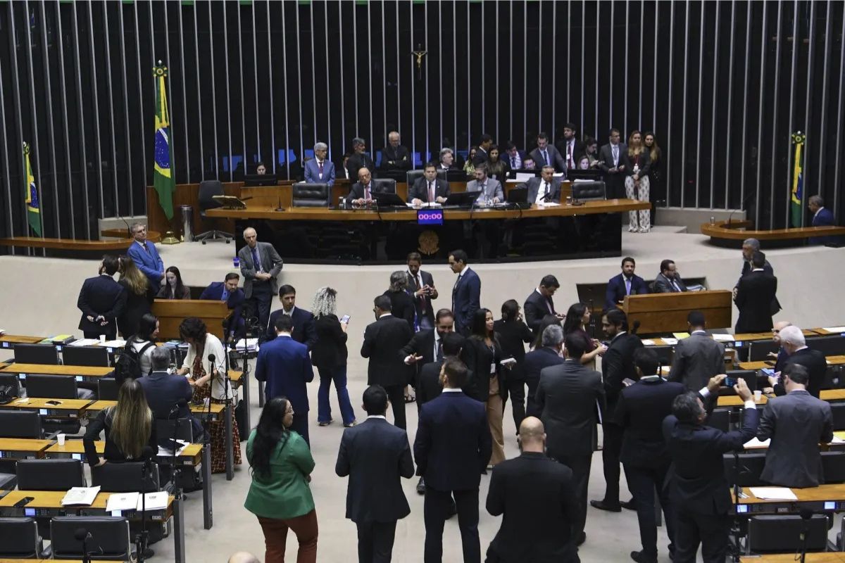 Política: Licenciamento ambiental tem novas regras após derrubada de vetos pelo Congresso