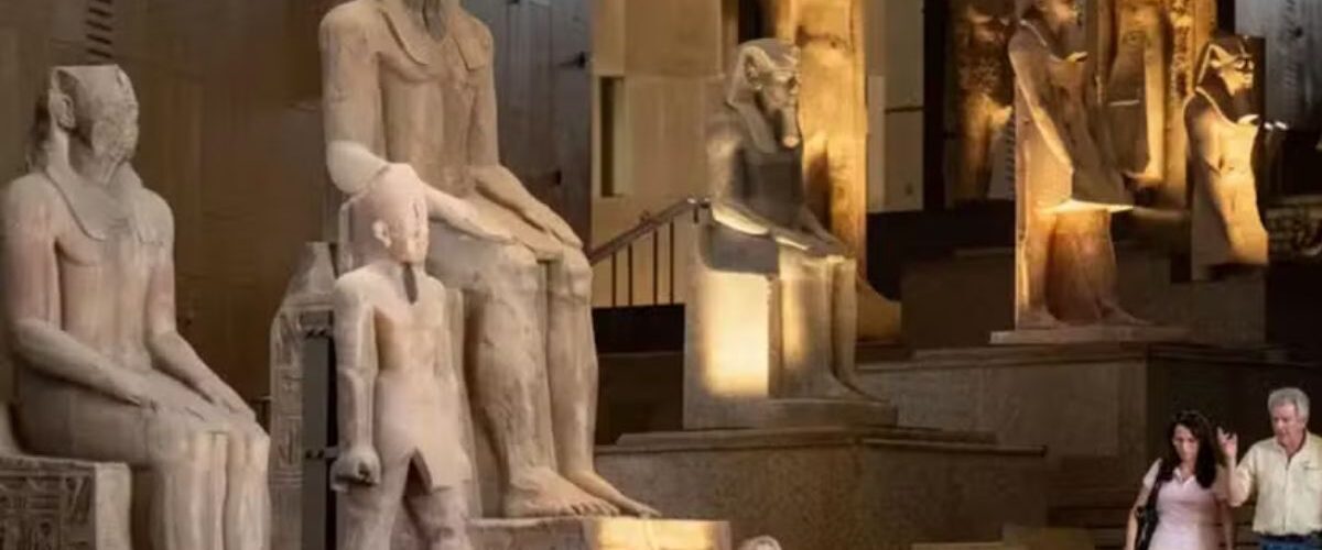 Cultura: Grande Museu Egípcio abre oficialmente e exibe pela primeira vez a tumba completa de Tutancâmon