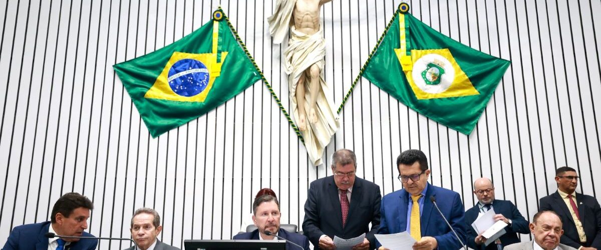 Política: Alece aprova indicação de Sâmia Farias para Defensoria Pública-Geral e PEC que muda quórum para criação de CPIs