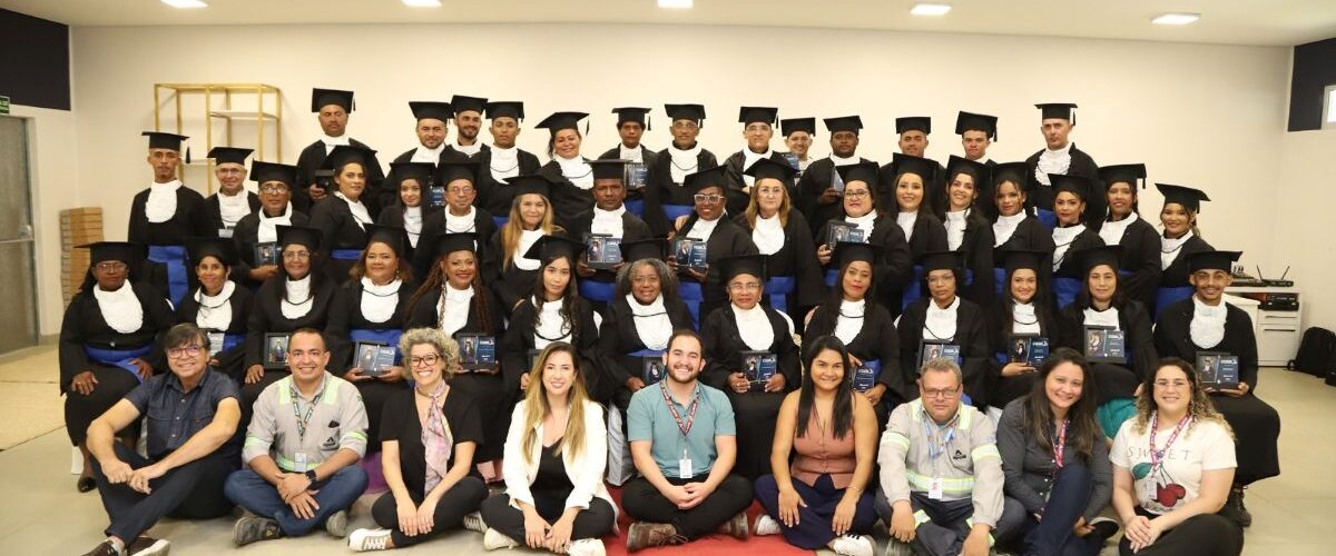 Educação: Catadores do Vale do Jaguaribe concluem o Ensino Fundamental com apoio da Cimento Apodi e SESI