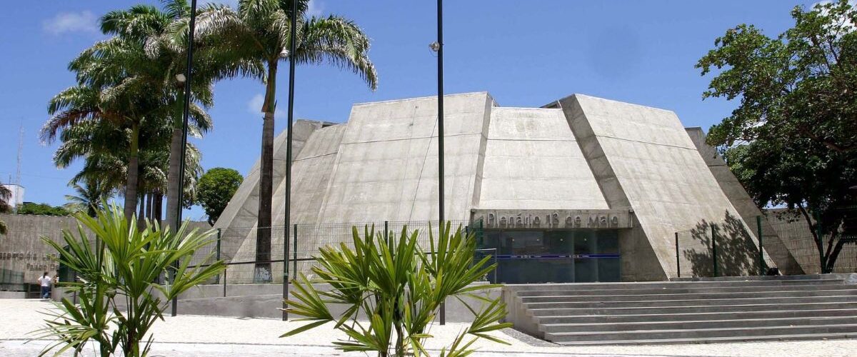 Política: Alece realiza sessão solene pelos 90 anos do Tribunal de Contas do Ceará